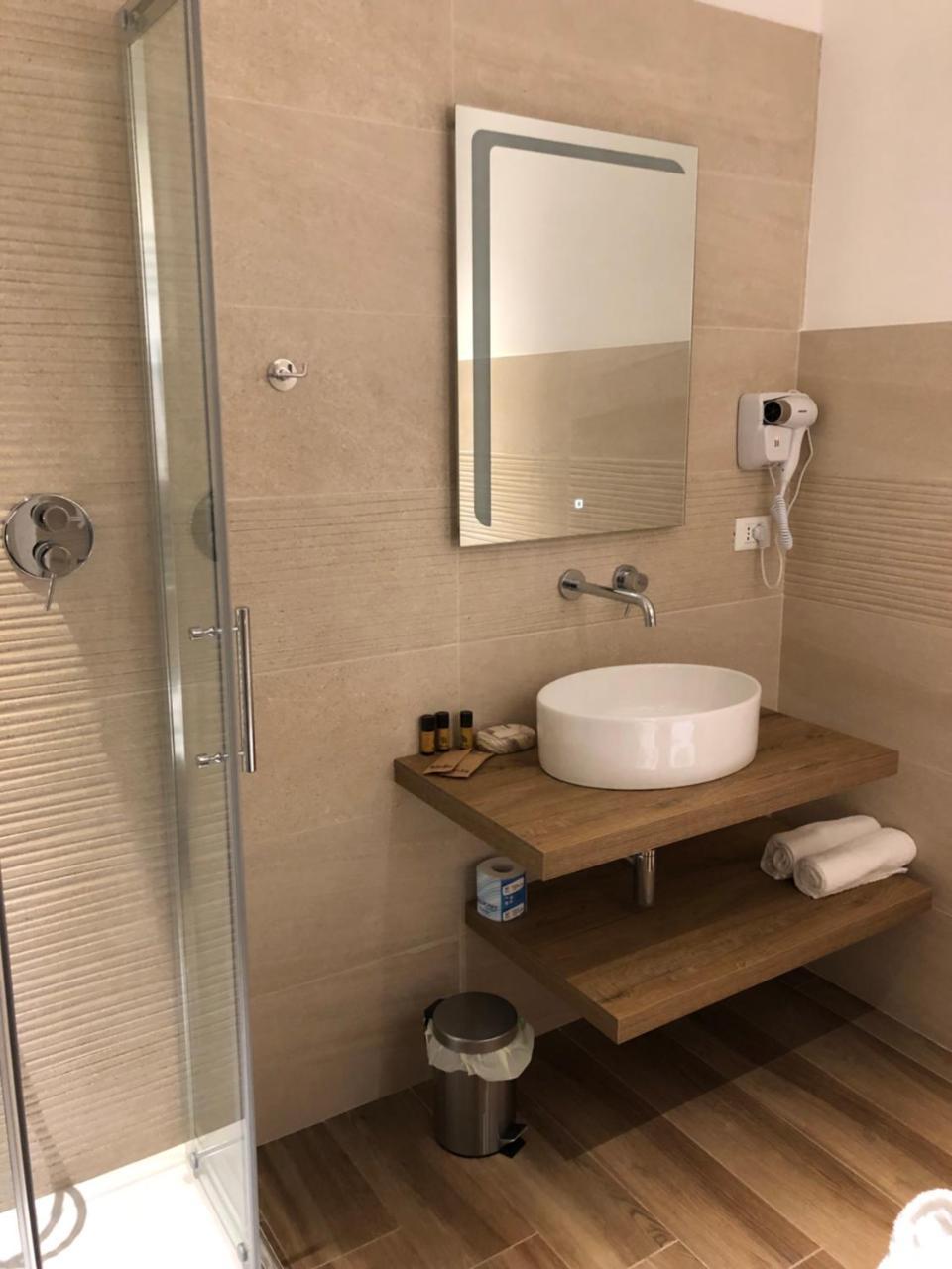 Casablanca Hotel チヴィタノーヴァ・マルケ エクステリア 写真