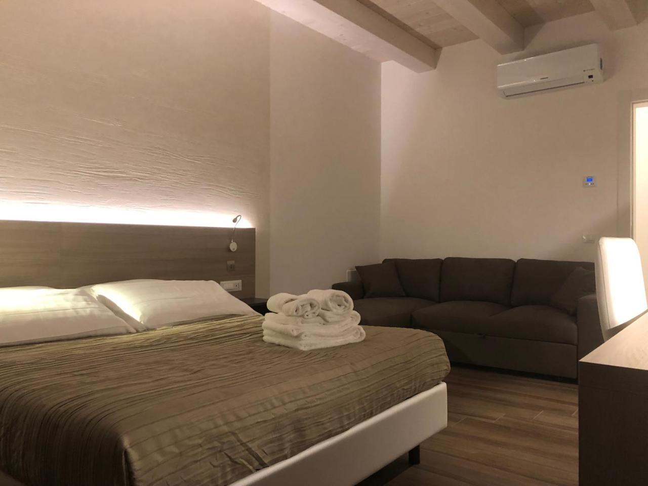 Casablanca Hotel チヴィタノーヴァ・マルケ エクステリア 写真
