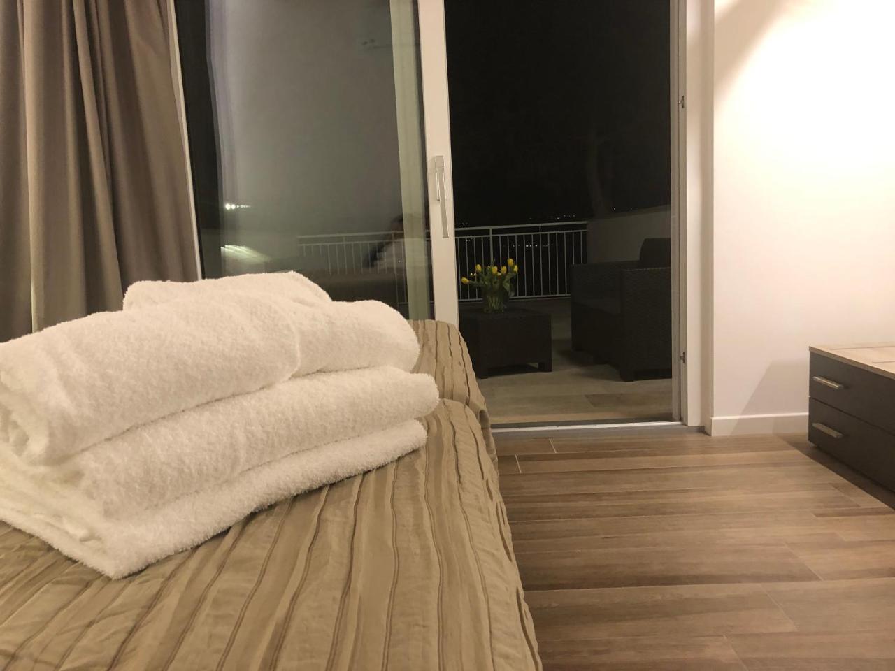 Casablanca Hotel チヴィタノーヴァ・マルケ エクステリア 写真